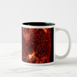 Magnetfeldlinien auf dem Sun 3 Zweifarbige Tasse