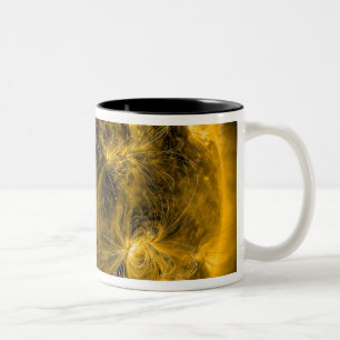 Magnetfeldlinien auf dem Sun Zweifarbige Tasse