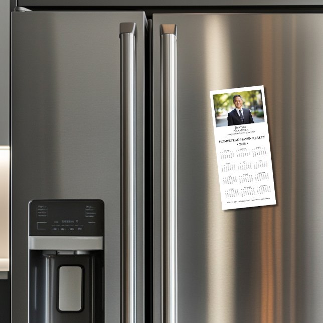 Magnetkalender 2025 für Unternehmen — Vertikal wei Magnetkarte (Von Creator hochgeladen)