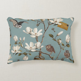 Magnolia Grove with Owls in Duck egg blue Dekokissen