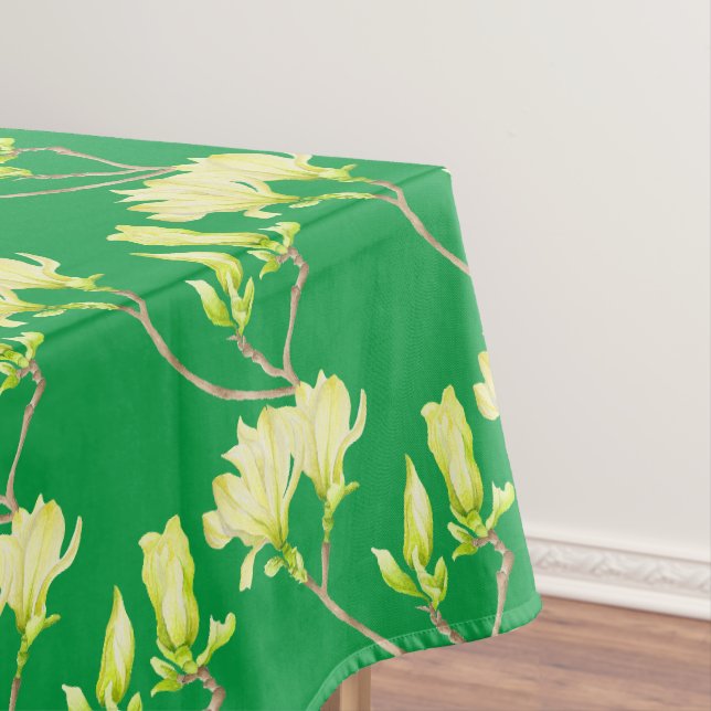 Magnolias jaunes sur une nappe (In Situ)