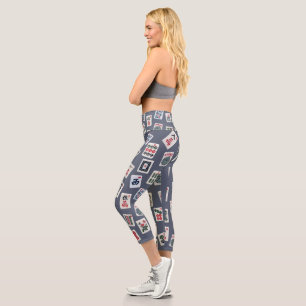 MahJongg-Fliesen-Design auf dunkelblau Capri Leggings