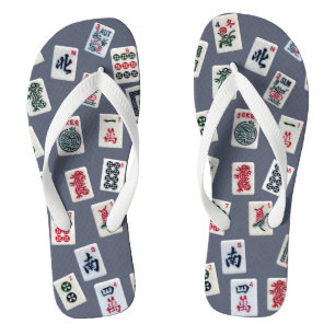 MahJongg Fliesen-Design auf dunkelblau Flip Flops