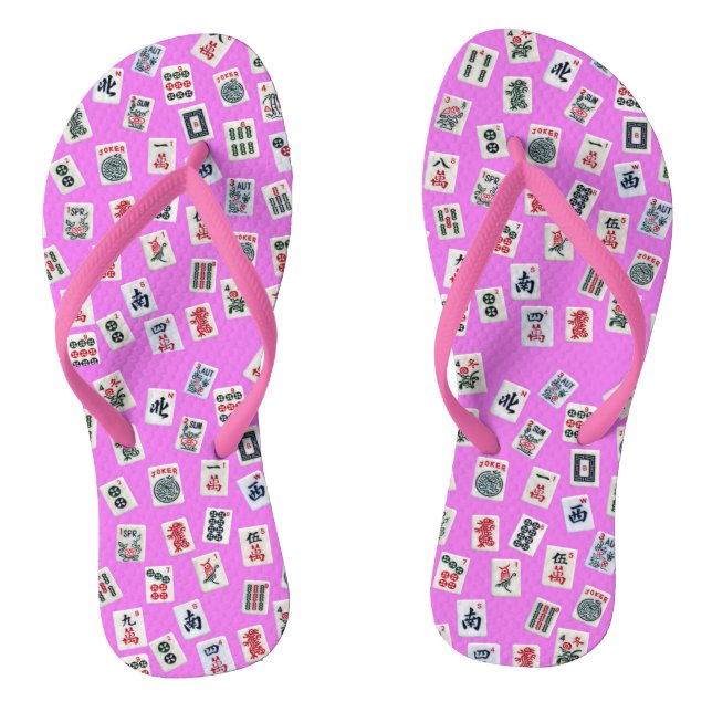 MahJongg Fliesen-Design auf rosa Flip Flops (Fußbett)