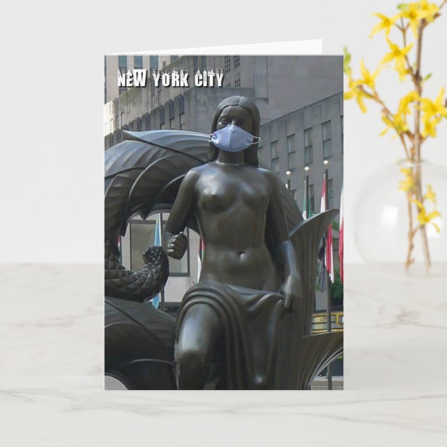 Maiden portant un masque facial - carte NYC (Fleur jaune)