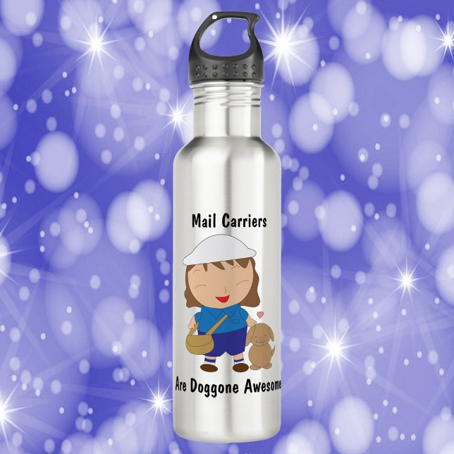 Mail Carrier Female Doggone Phantastisch Edelstahlflasche (A water bottle featuring a female postal worker with a dog & says, Mail Carriers Are Doggone Awesome)