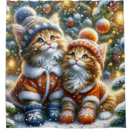 "Maine Coon Kittens’ Erster Weihnachtsschneefall" Duschvorhang