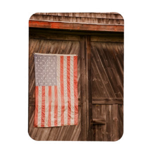 Maine, verblasste amerikanische Flagge an der Tür  Magnet