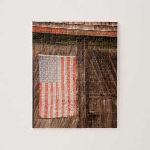 Maine, verblaßte amerikanische Flagge auf Tür de