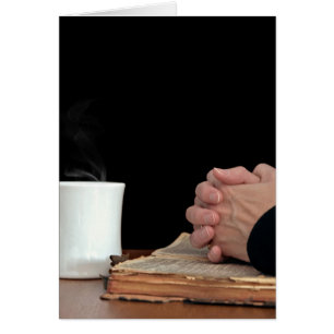 Mains dans la prière