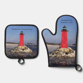 Mainstique East Breakwater Light Ofenhandschuh & Topflappen-Set