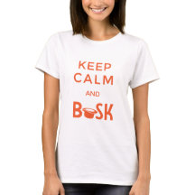 Maintenez calme et jouez de la musique le T-shirt