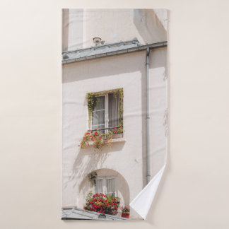 MAISON EN BÉTON BLANC ET BROWN