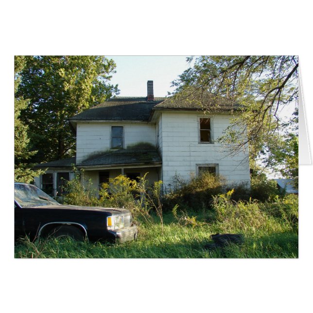 Maison et voiture abandonnées dans l'Iowa rural (Devant horizontal)