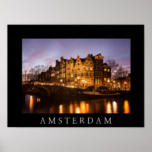Maisons de canal d'Amsterdam au crépuscule affiche