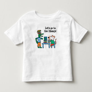 Maisy und Freunde genießen die Bibliothek Kleinkind T-shirt