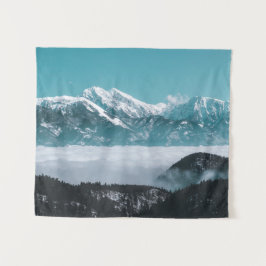Majestätische Berge über das Nebeltal Wandteppich