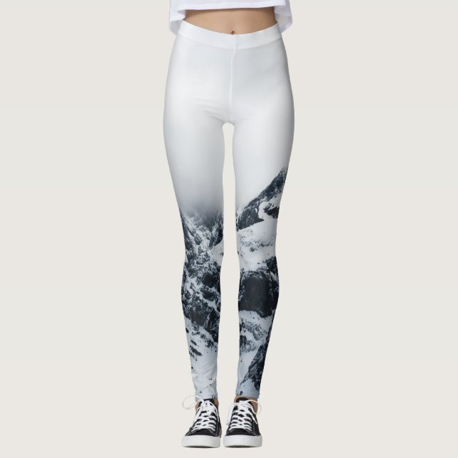 Majestätische Berge unter den Wolken Leggings (Vorderseite)