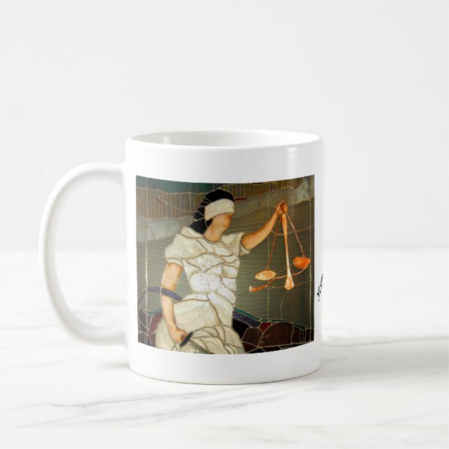Majestätische Dame Justice im Buntglas-Entwurf Kaffeetasse (Links)