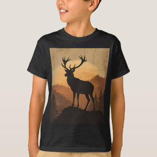 Majestätische Hirschsilhouette bei Sonnenuntergang T-Shirt