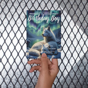 Majestätische weiße Wölfe im Schnee Geburtstagsein Postkarte