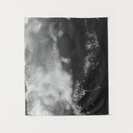 Majestätischer Berg unter Wolken Wandteppich