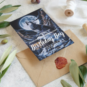 Majestätischer Erdferkel in friedlicher Landschaft Postkarte