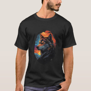 Majestätischer Husky vor einem Sonnenuntergangshim T-Shirt