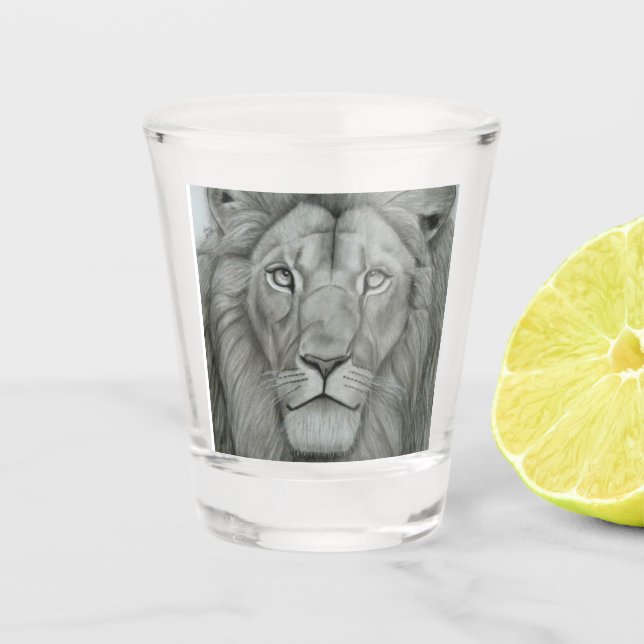 Majestätischer Löwe Schnapsglas (Vorderseite)