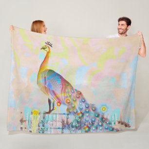 Majestätischer Pfau auf einem Zaun - abstrakte Kun Fleecedecke