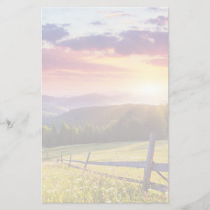 Majestätischer Sonnenuntergang in den Bergen Briefpapier