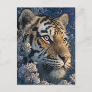 Majestätischer Tiger im nächtlichen Blumengarten Postkarte