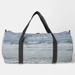 Majestätisches Meer mit Wellen unter dem stürmisch Duffle Bag