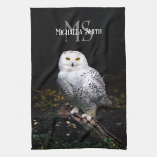 Majestätisches Winter-Schneeeulen-Monogramm mit in Geschirrtuch