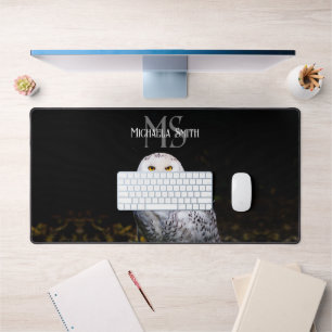 Majestätisches Winter-Schneeeulen-Monogramm mit in Schreibtischunterlage