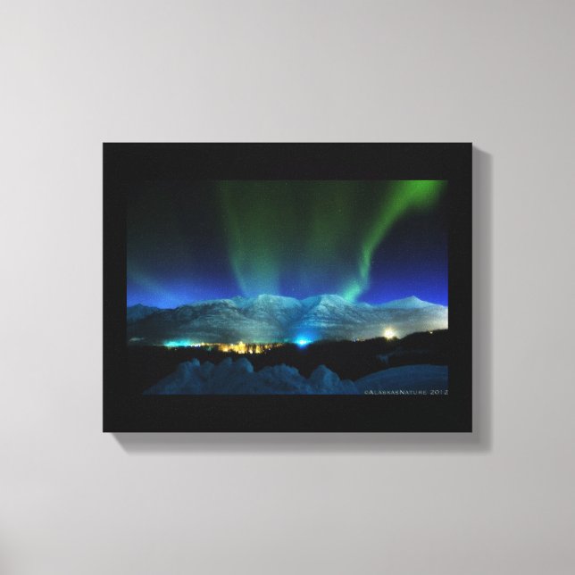 Majestic Aurora Borealis über den Bergen Leinwanddruck (Vorderseite)