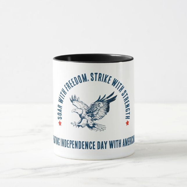 Majestic Bald Eagle - Geschenk für den 4. Juli Tasse (Zentrum)