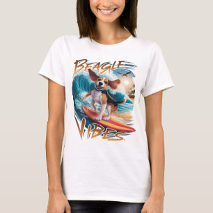 Majestic Beagle surfen im Riesenwald T-Shirt