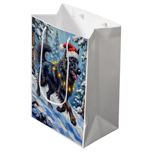Majestic Belgian Shepherd Snow Forest Christmas Mittlere Geschenktüte (Vorderseite Schrägansicht)