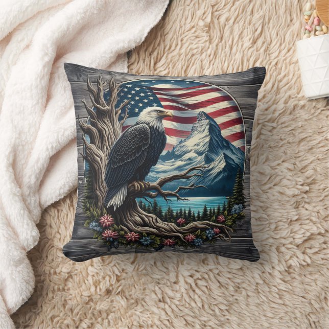 Majestic Eagle gegen die Berglandschaft Kissen (Decke)