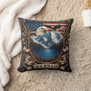Majestic Eagle Over Mountains und die amerikanisch Kissen