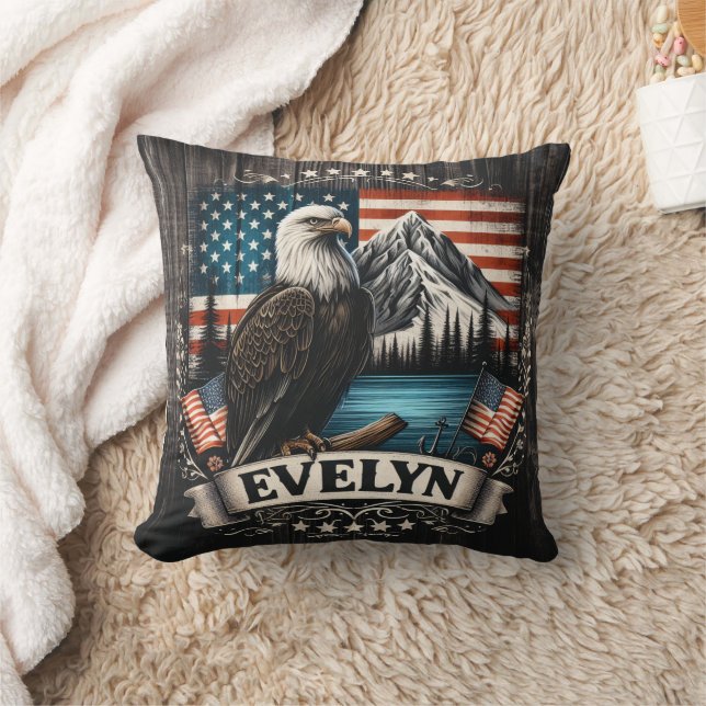 Majestic Eagle über der amerikanischen Landschaft Kissen (Decke)