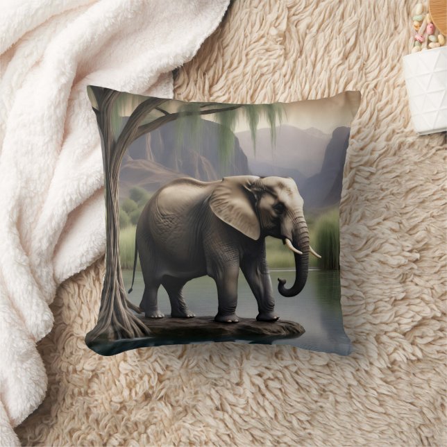 Majestic Elephant von ruhigen Gewässern bei Dämmer Kissen (Decke)