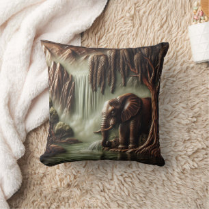 Majestic Elephant von Serene Waterfall in der Dämm Kissen