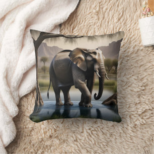 Majestic Elephant Wading in Serenwasser bei Morgen Kissen