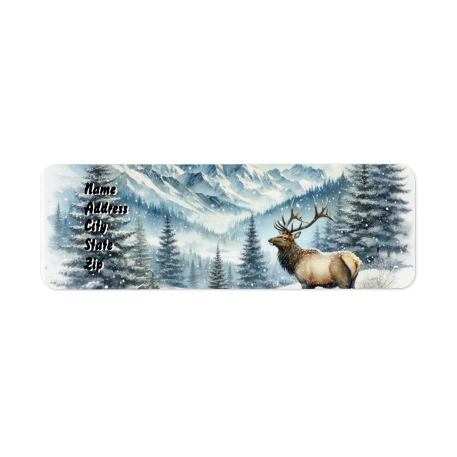 Majestic Elk steht inmitten schneebedeckter Berge (Vorne)