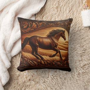 Majestic Galloping durch goldene Felder Kissen