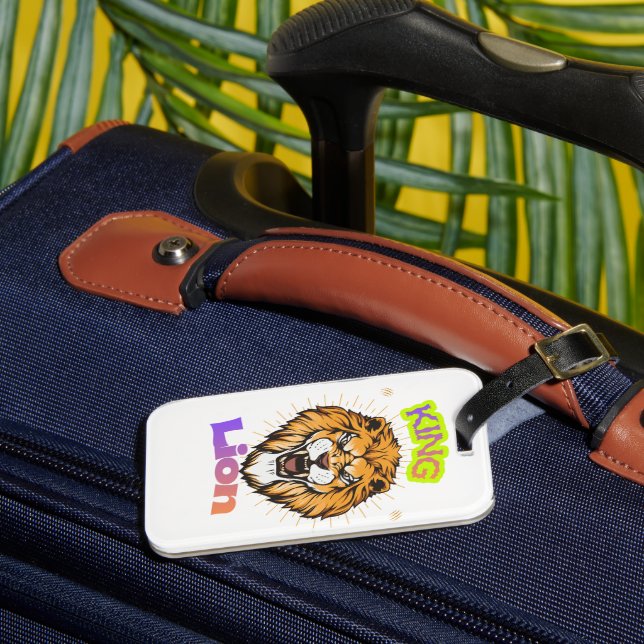 Majestic King Lion Crowned Portrait Design Gepäckanhänger (Vorderseite Insitu 3)