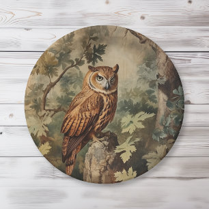 Majestic Owl in einem Wald Pappteller