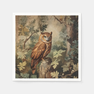Majestic Owl in einem Wald Serviette